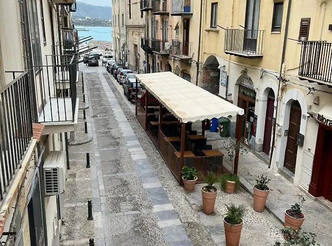 Casa Adorno * Cefalù